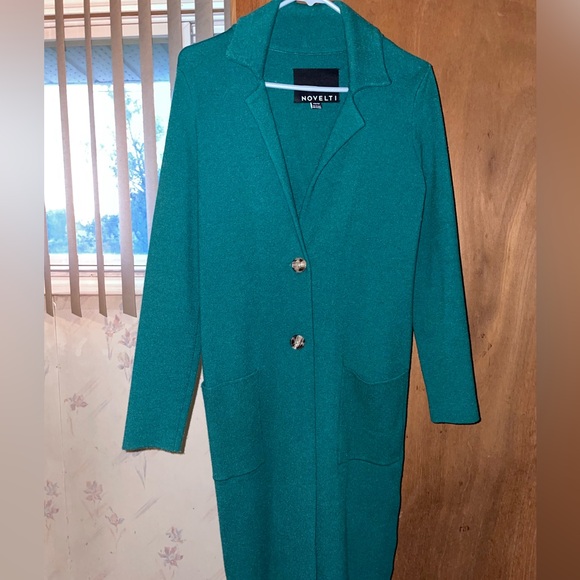 Beautiful green gently warm cardigan. - Picture 4 of 6